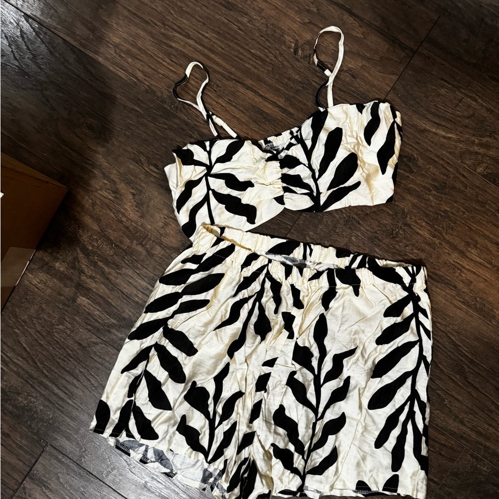 Maternity Black and cream Leaf Print 3 Piece Set